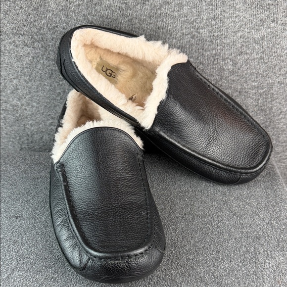 UGG Men\'s Ascot Black Leather Indoor/Outdoor Slippers  Size 13 main image 11